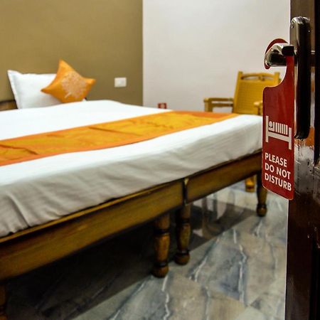 Oyo 7622 Varanasi Stays Exteriör bild