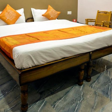 Oyo 7622 Varanasi Stays Exteriör bild