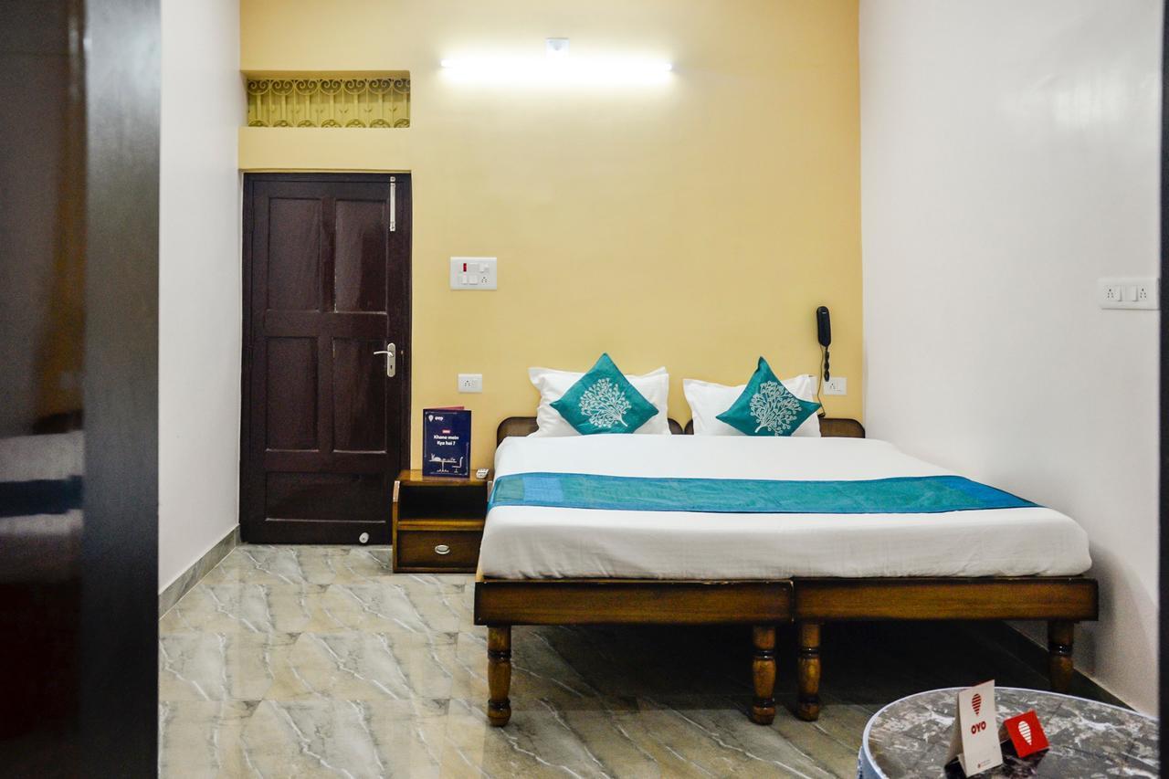 Oyo 7622 Varanasi Stays Exteriör bild