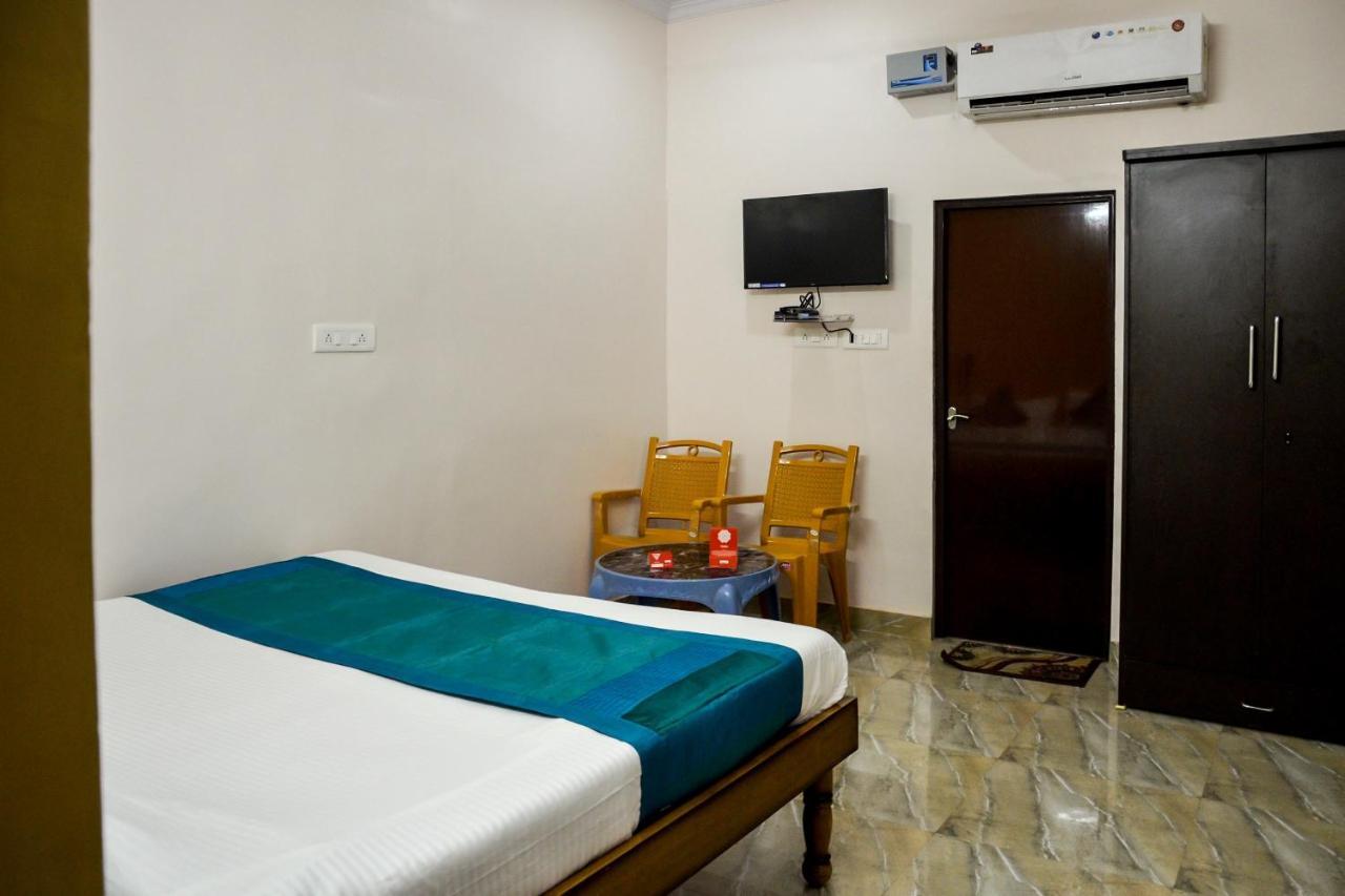 Oyo 7622 Varanasi Stays Exteriör bild